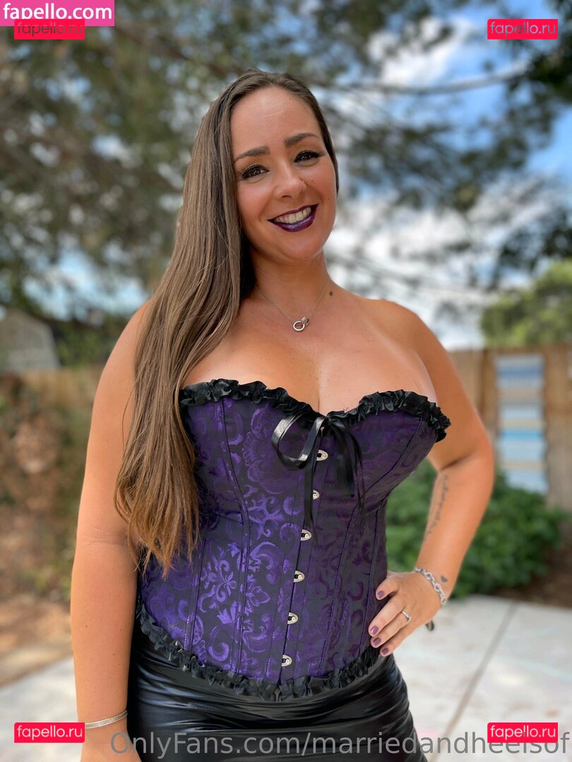 marriedandheels / marriedandheelsof Onlyfans Photo Gallery 