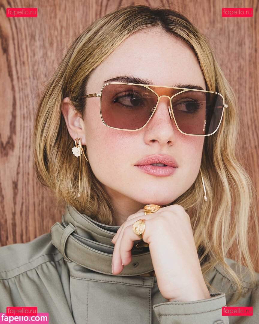 Grace Van Patten / gracevanpatten Onlyfans Photo Gallery 