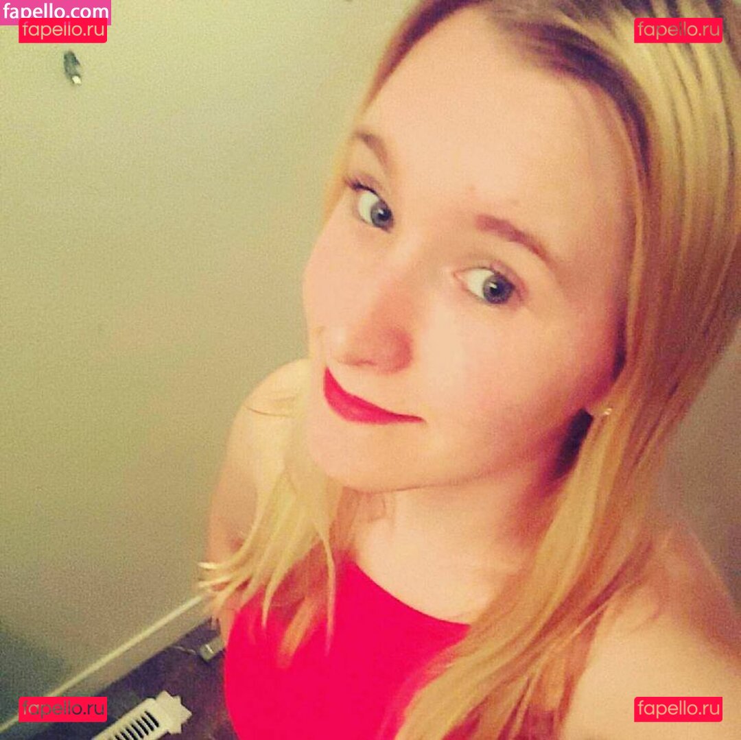 Sierra Pine / https: / sierra.x.pine Onlyfans Photo Gallery 