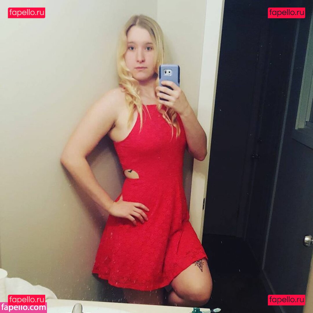 Sierra Pine / https: / sierra.x.pine Onlyfans Photo Gallery 