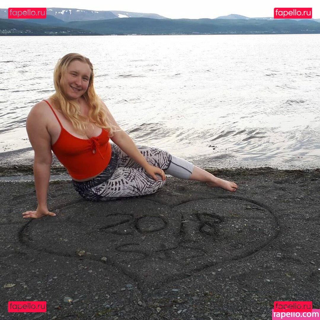 Sierra Pine / https: / sierra.x.pine Onlyfans Photo Gallery 