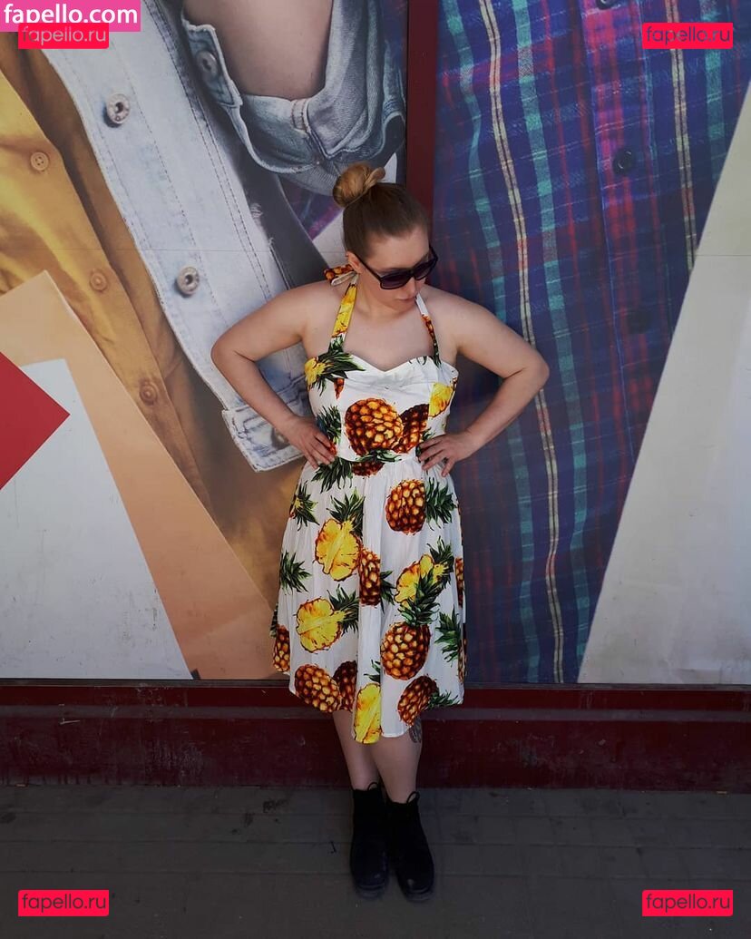 Sierra Pine / https: / sierra.x.pine Onlyfans Photo Gallery 