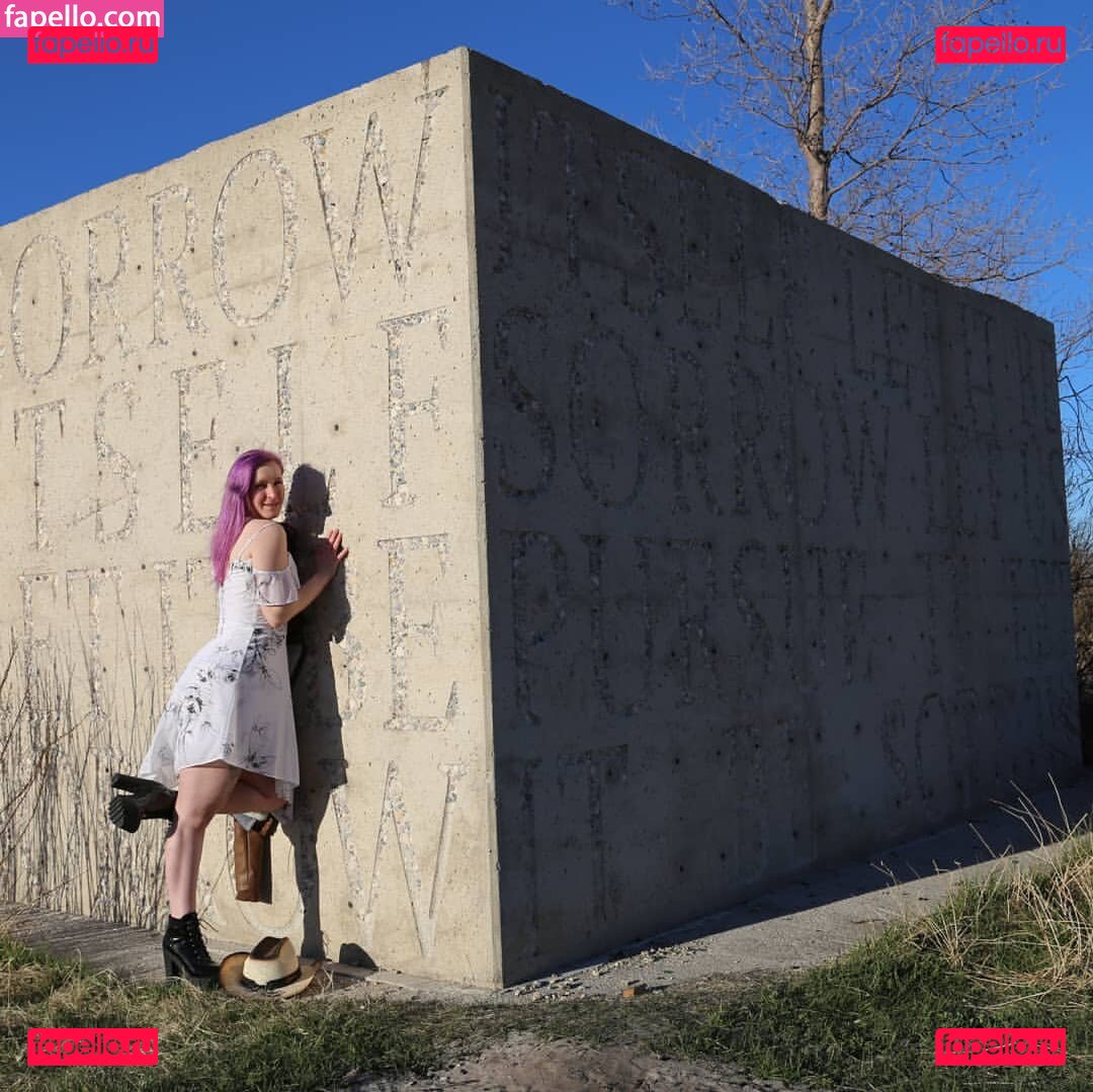 Sierra Pine / https: / sierra.x.pine Onlyfans Photo Gallery 