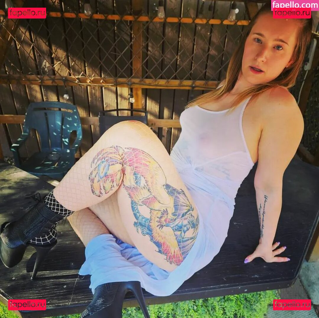 Sierra Pine / https: / sierra.x.pine Onlyfans Photo Gallery 