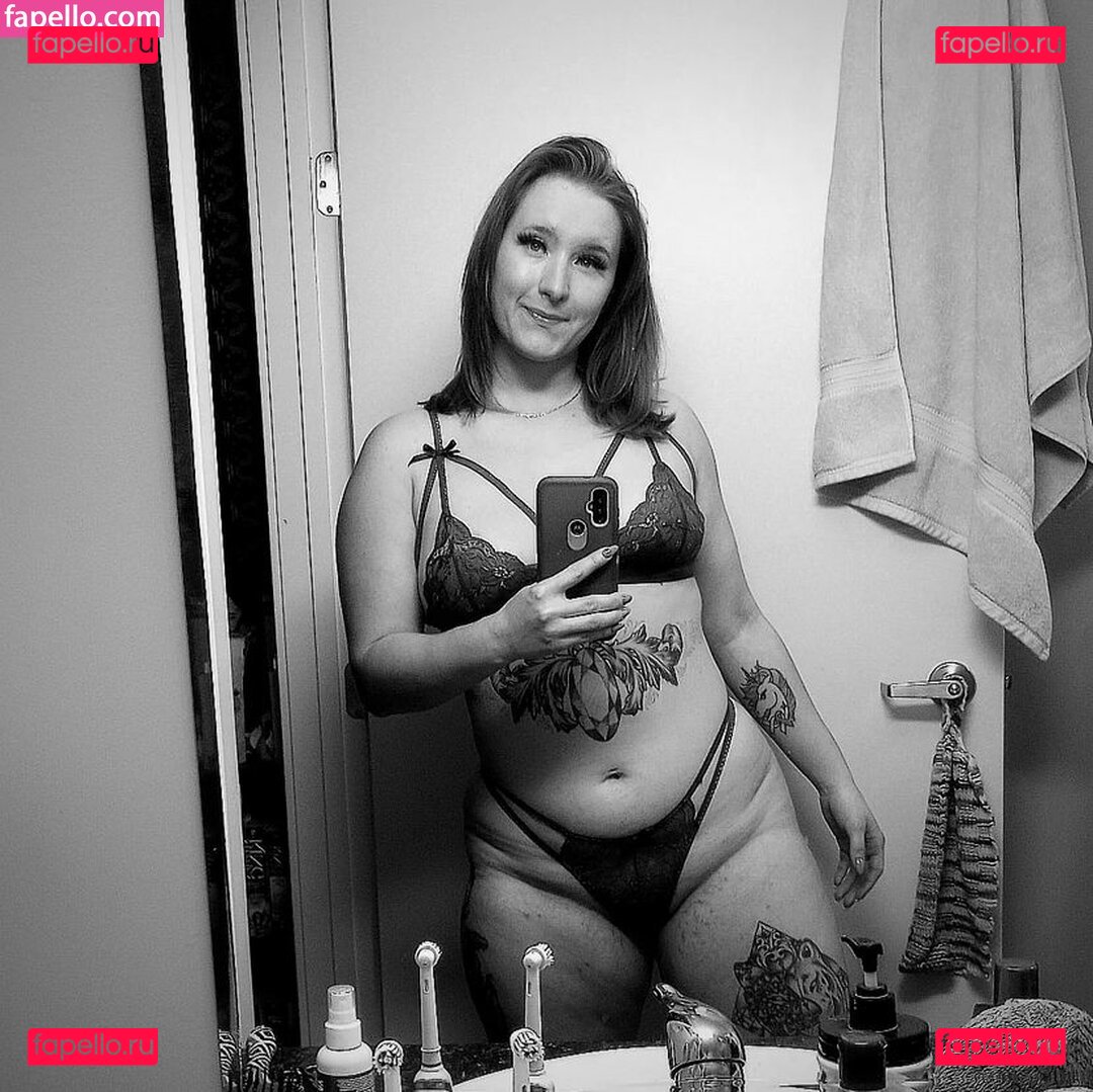 Sierra Pine / https: / sierra.x.pine Onlyfans Photo Gallery 