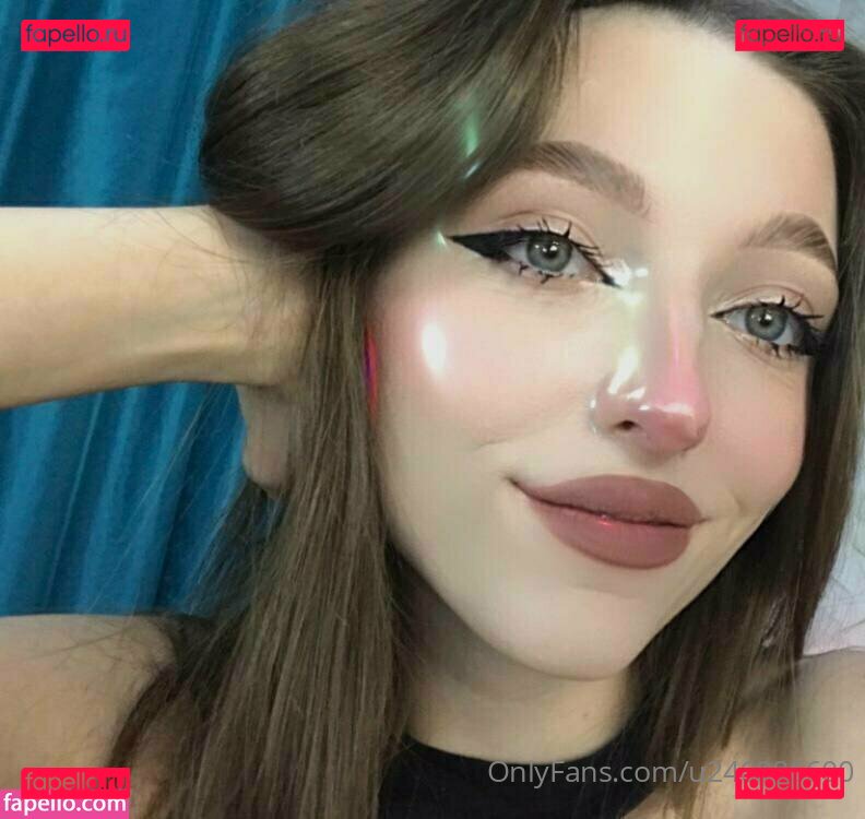 alisa_blanche / heytoaly Onlyfans Photo Gallery 