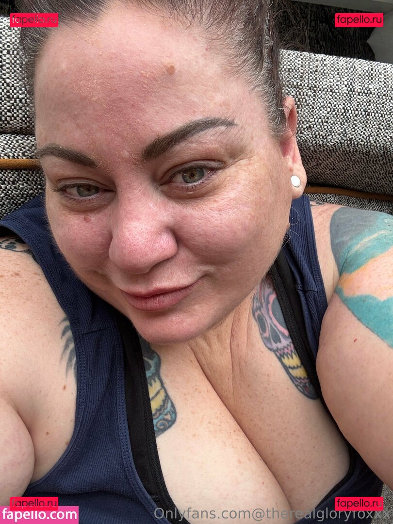 gloryalfonzov / therealgloryfoxxx Onlyfans Photo Gallery 