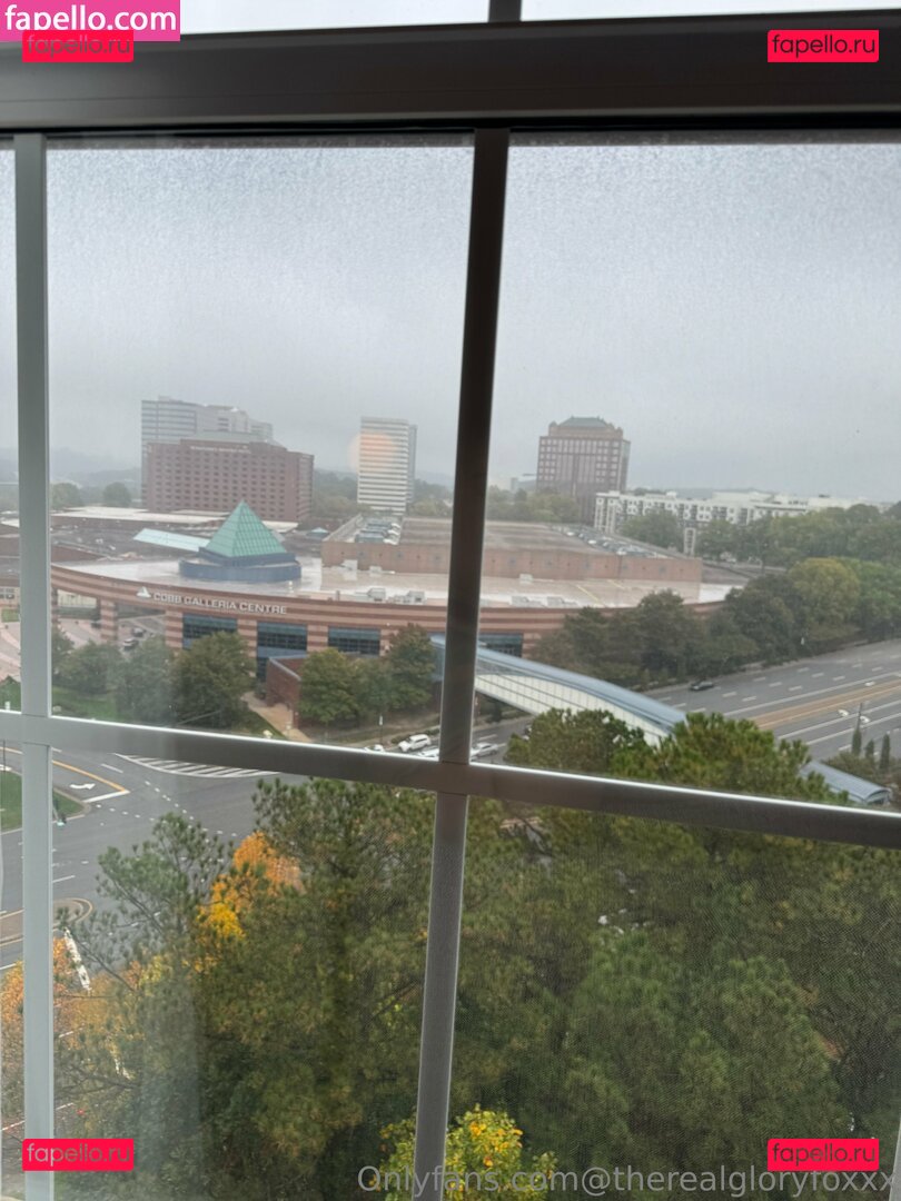 gloryalfonzov / therealgloryfoxxx Onlyfans Photo Gallery 