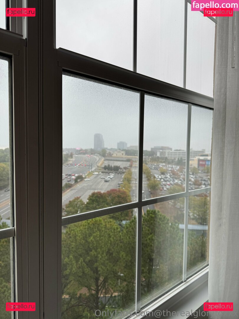 gloryalfonzov / therealgloryfoxxx Onlyfans Photo Gallery 