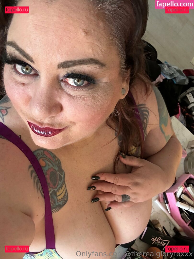 gloryalfonzov / therealgloryfoxxx Onlyfans Photo Gallery 