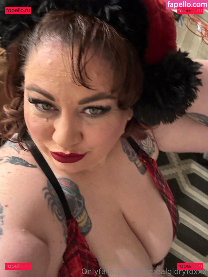 gloryalfonzov / therealgloryfoxxx Onlyfans Photo Gallery 