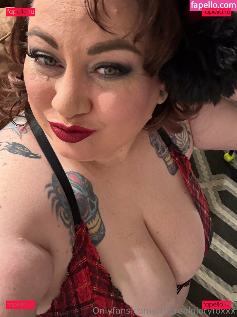 gloryalfonzov / therealgloryfoxxx Onlyfans Photo Gallery 