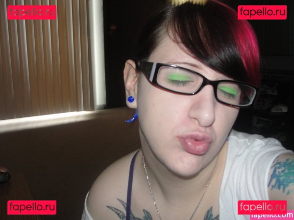 PushingUpRoses / https: / pushinuproses / roseanders Onlyfans Photo Gallery 