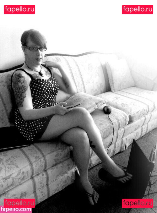 PushingUpRoses / https: / pushinuproses / roseanders Onlyfans Photo Gallery 