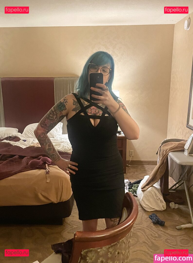 PushingUpRoses / https: / pushinuproses / roseanders Onlyfans Photo Gallery 