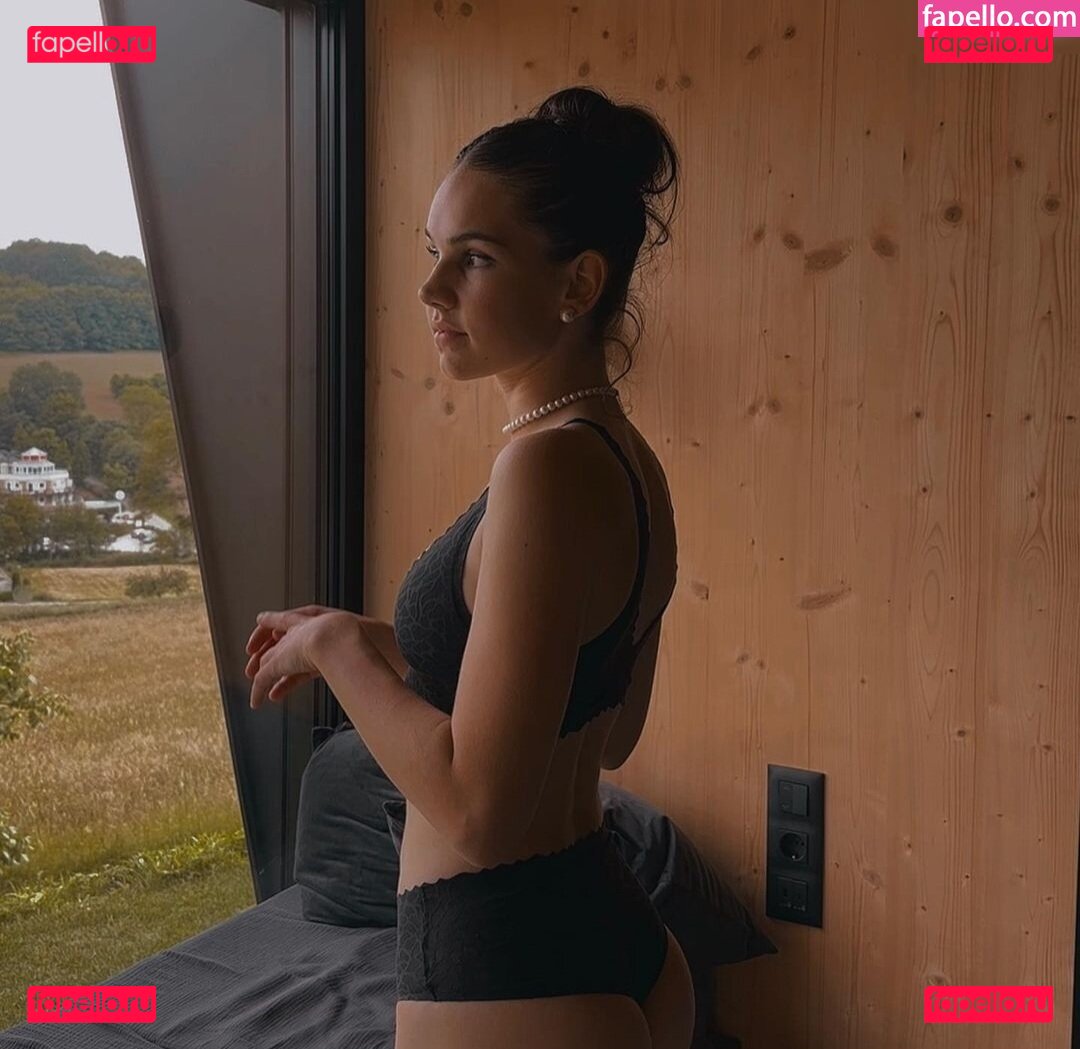 Laura Marie Soons / lauramariesoons Onlyfans Photo Gallery 