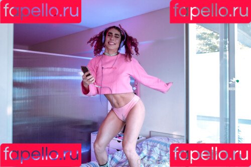 emivelaaa Onlyfans Photo Gallery 