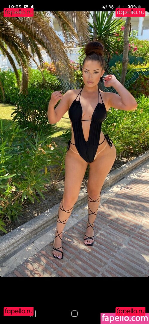 LauraLianaJane / llaura.janee Onlyfans Photo Gallery 