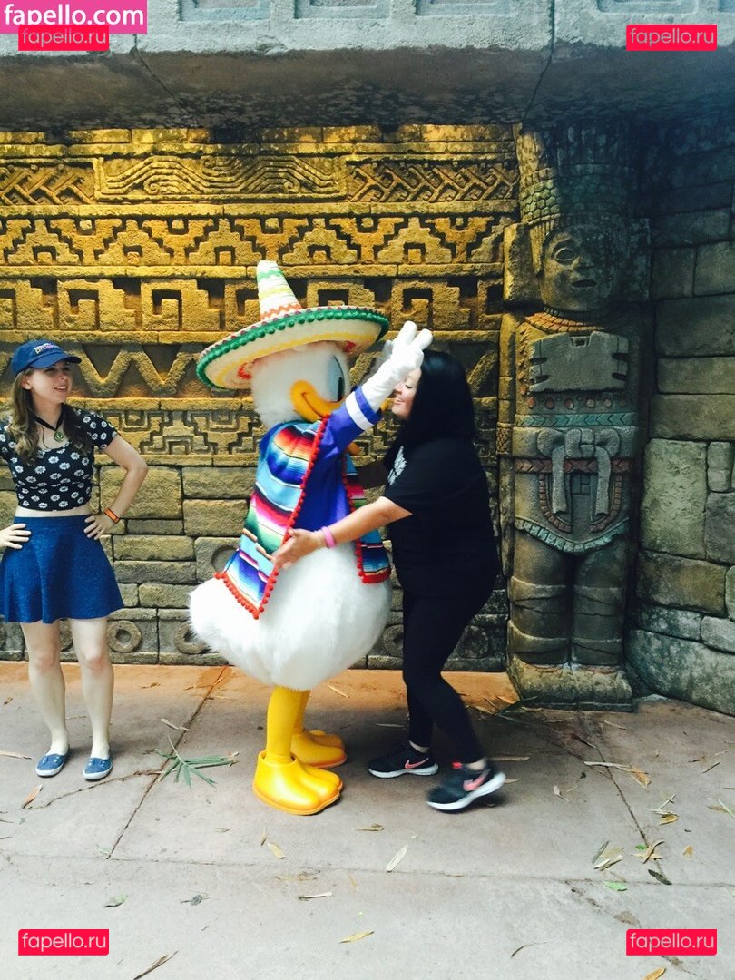 Jenny Nicholson / jennicholson24 Onlyfans Photo Gallery 