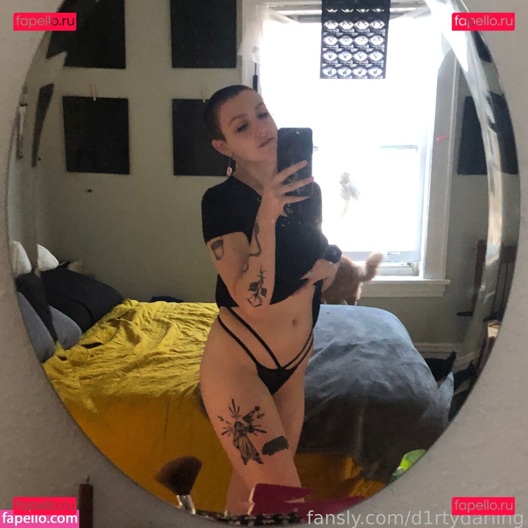 d11rtydarling / d1rtydarling Onlyfans Photo Gallery 