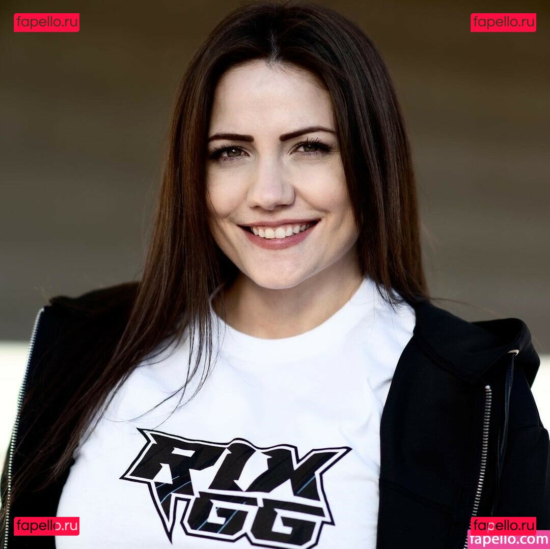 KayPea / goldeng1rl / kaypeahd Onlyfans Photo Gallery 