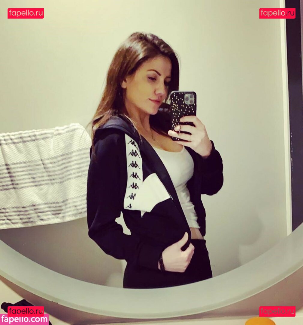 KayPea / goldeng1rl / kaypeahd Onlyfans Photo Gallery 