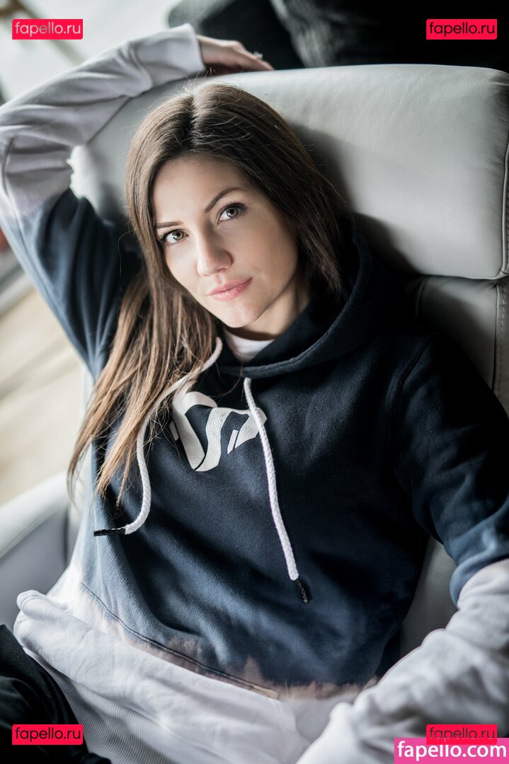 KayPea / goldeng1rl / kaypeahd Onlyfans Photo Gallery 