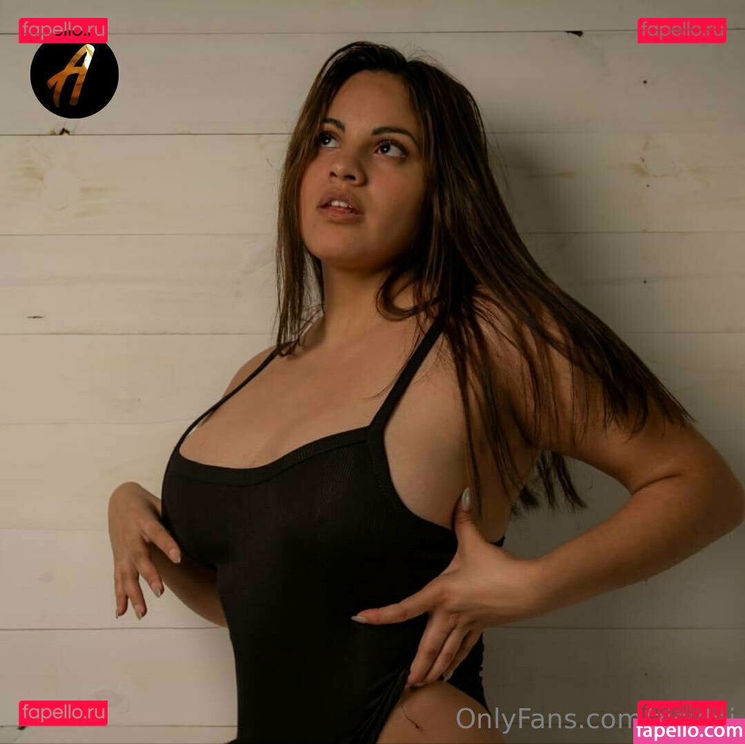 zisulee / zisulei Onlyfans Photo Gallery 