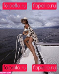 OfficialShayMitchell / Shay Mitchell / shaymitchell Onlyfans Photo Gallery 