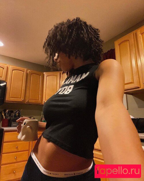 Aaliyeezy / theallierae Onlyfans Photo Gallery 