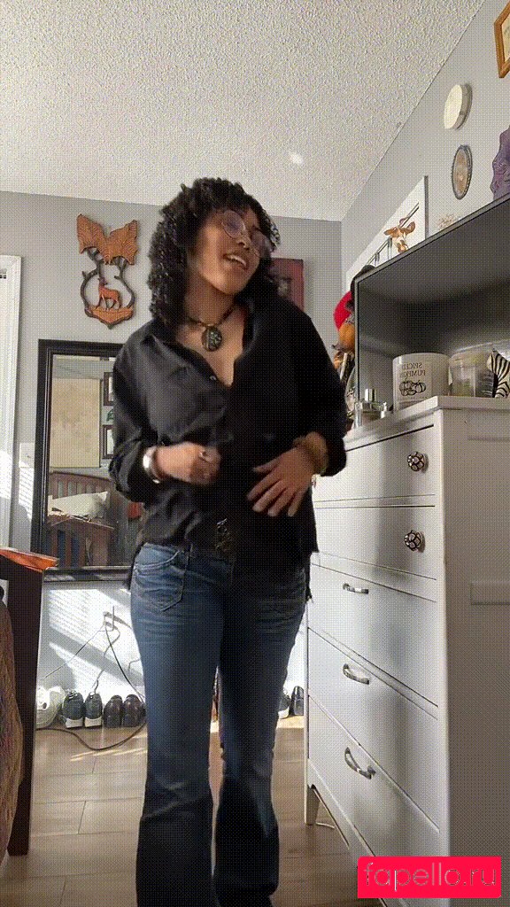 Aaliyeezy / theallierae Onlyfans Photo Gallery 