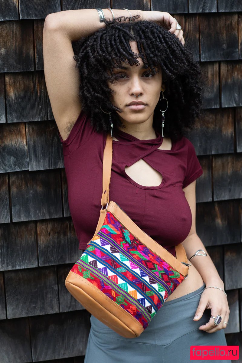 Aaliyeezy / theallierae Onlyfans Photo Gallery 