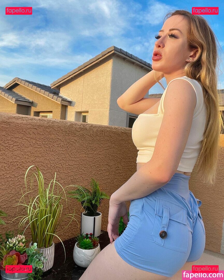 Alaina Taylor / Pintsizedblonde / https: / pintsizedblond Onlyfans Photo Gallery 