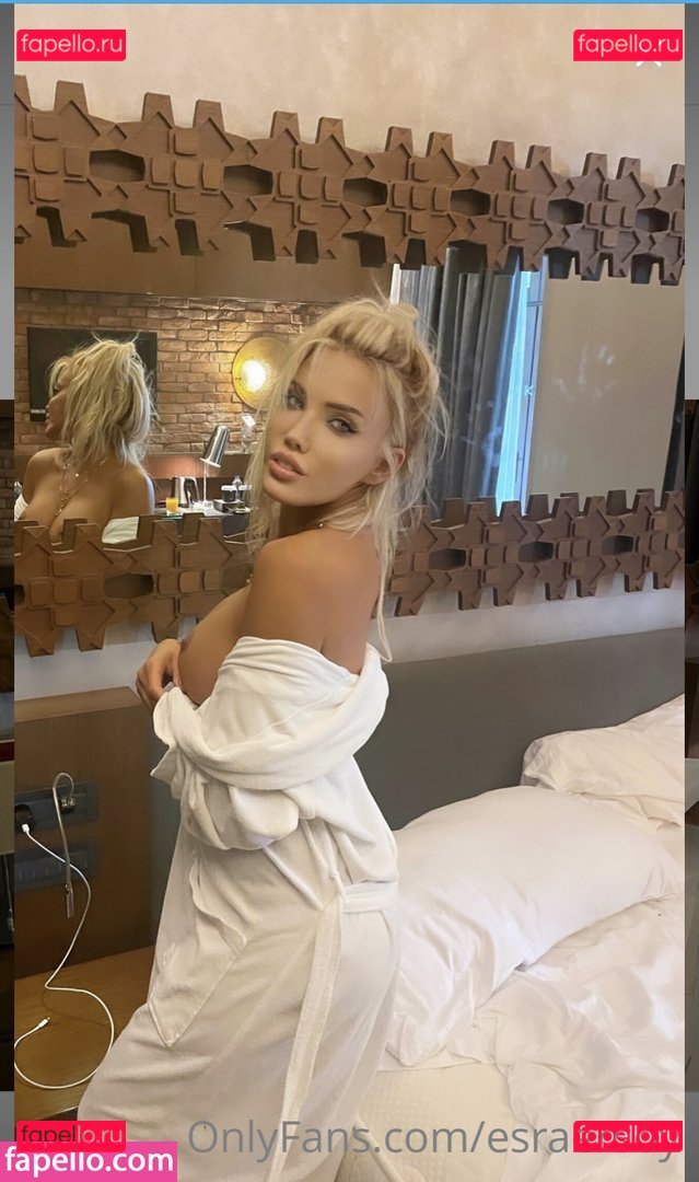 Esra Ersoy / esra Onlyfans Photo Gallery 