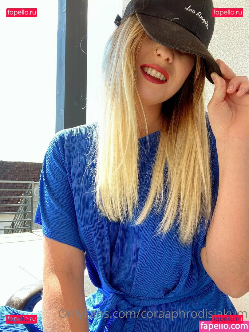 coraaphrodisiakum / our.cora Onlyfans Photo Gallery 