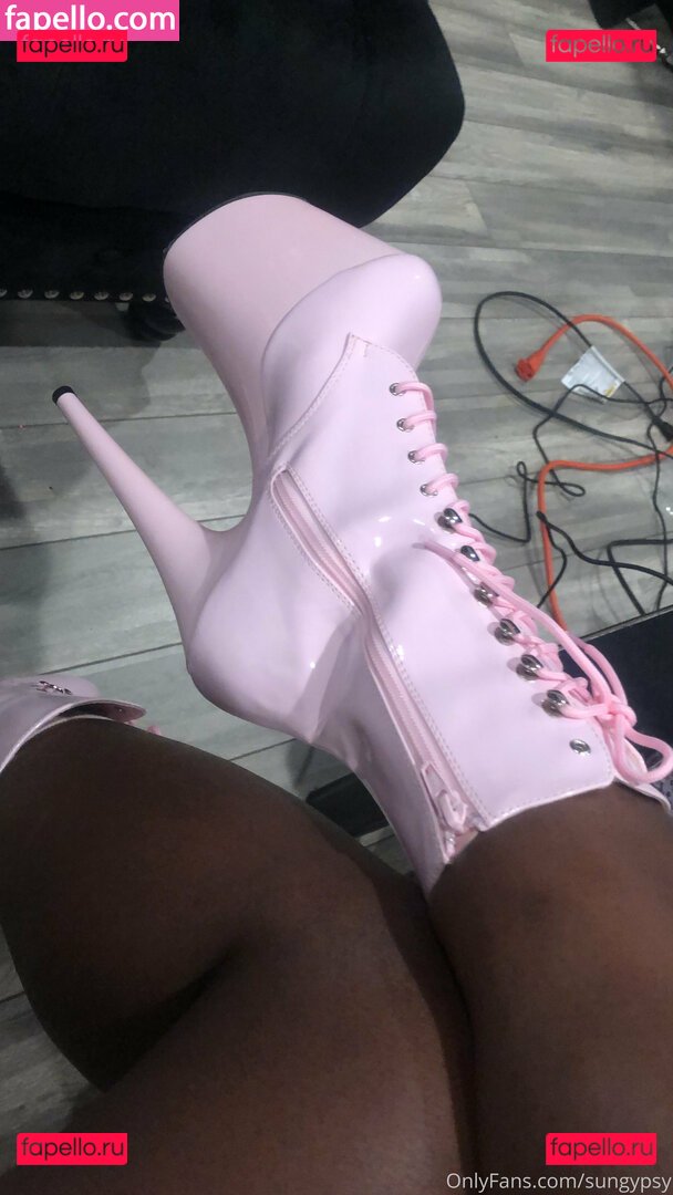 sungypsy Onlyfans Photo Gallery 