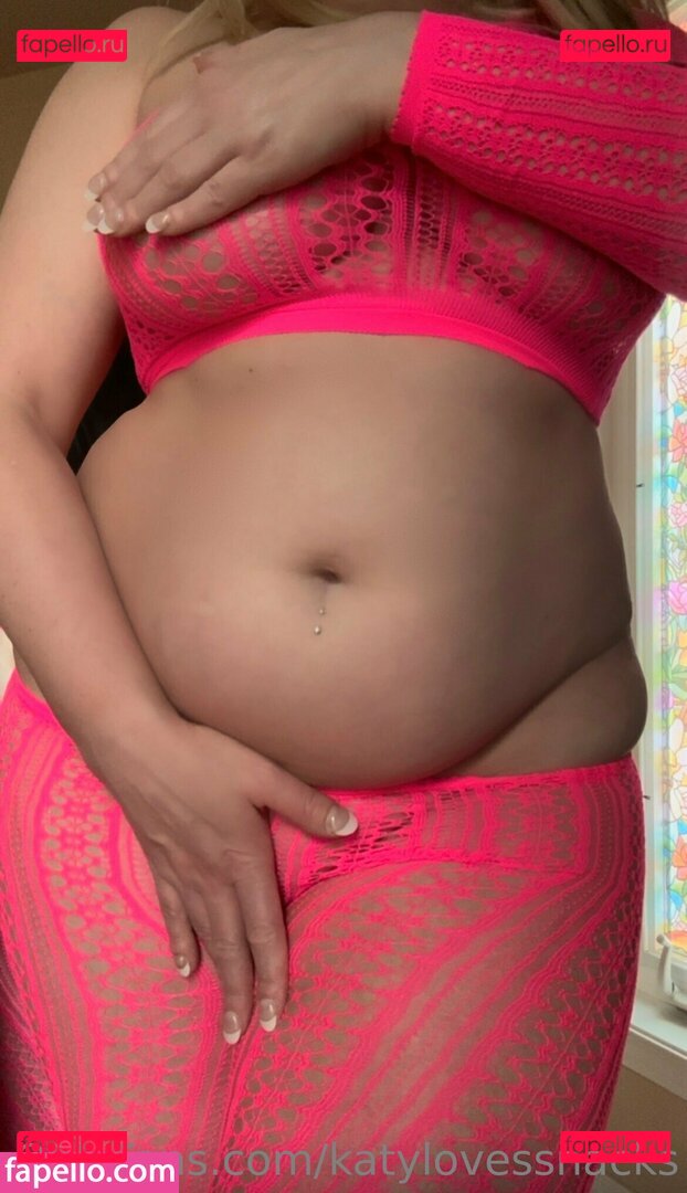 katylovessnacks / tatilovessnacks Onlyfans Photo Gallery 