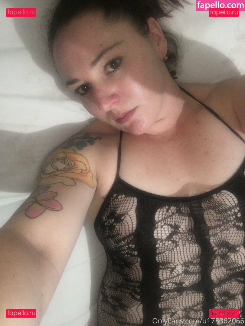 ashleighbitch / ashleighjones61 Onlyfans Photo Gallery 