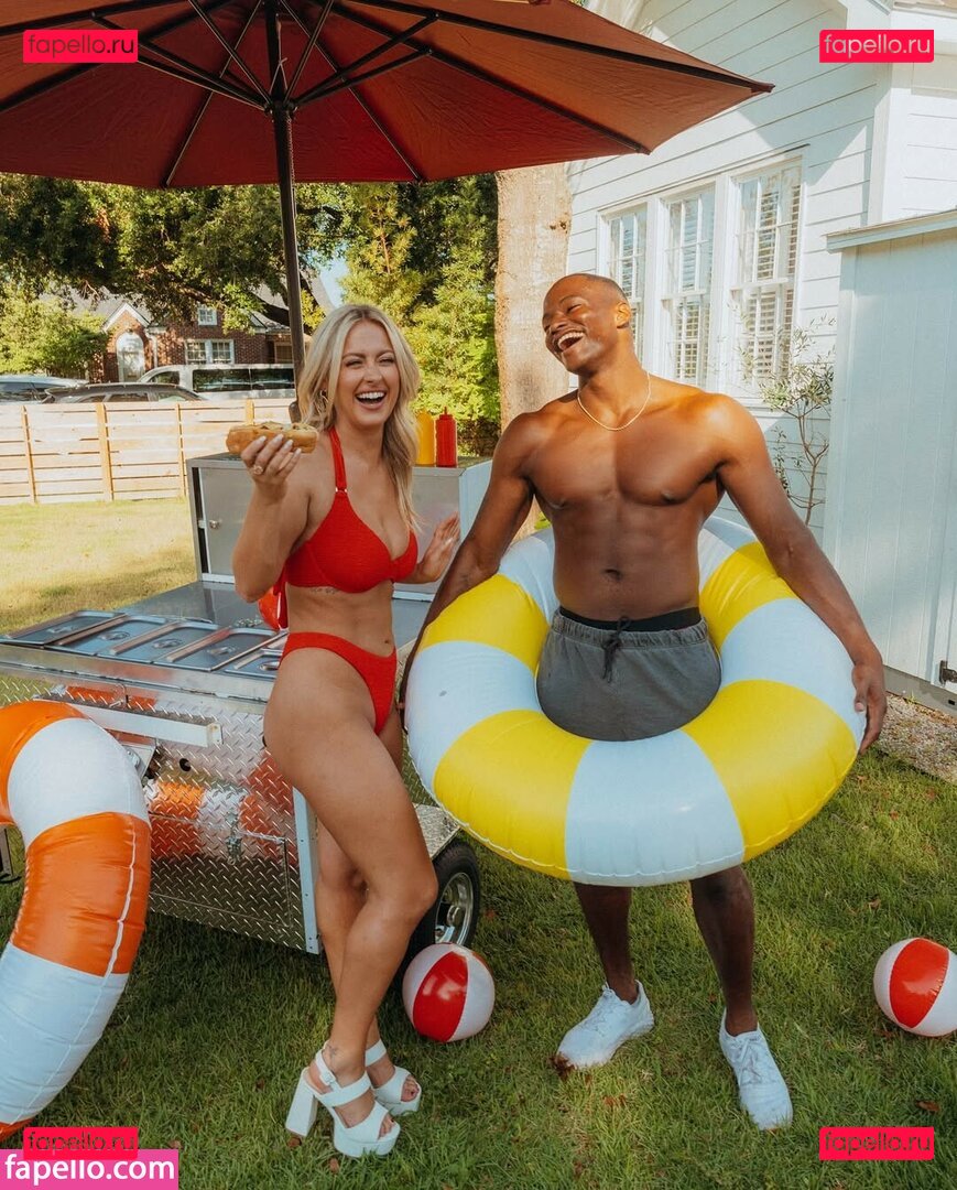 Molly Moore / molly.moore Onlyfans Photo Gallery 