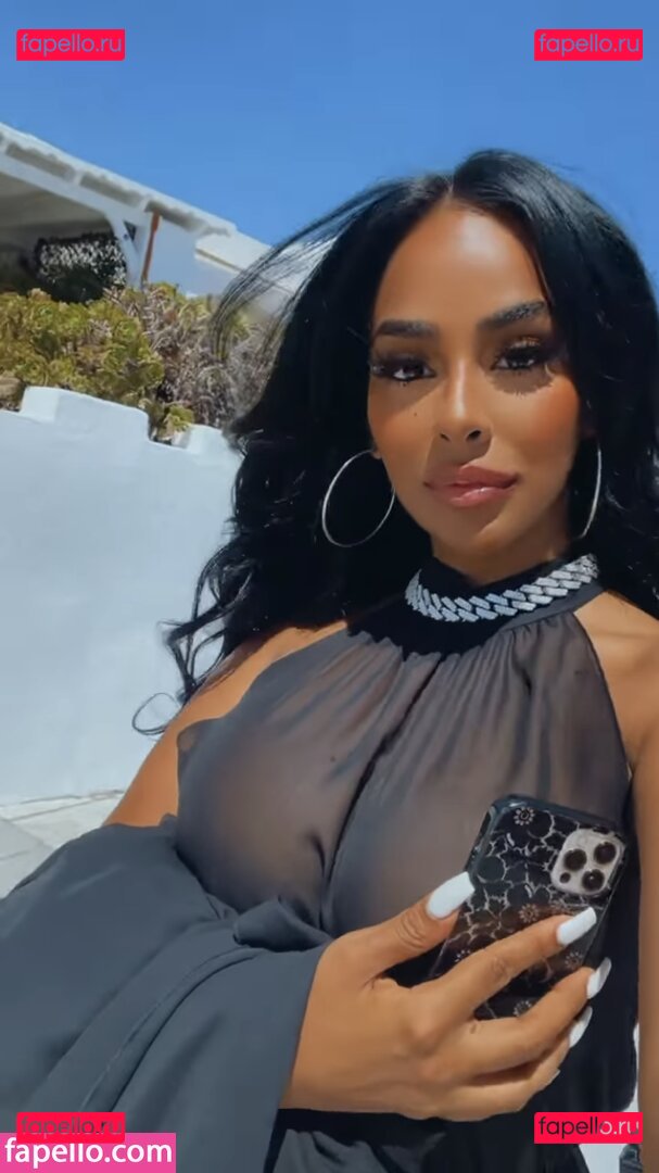 Ayisha Diaz / AyishaDiaz Onlyfans Photo Gallery 