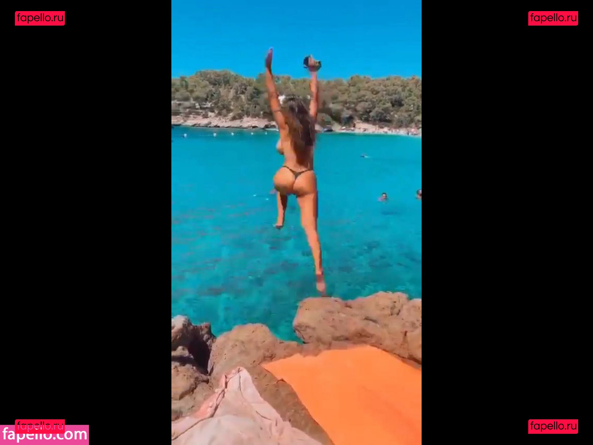 Carla / carlatwiinn Onlyfans Photo Gallery 