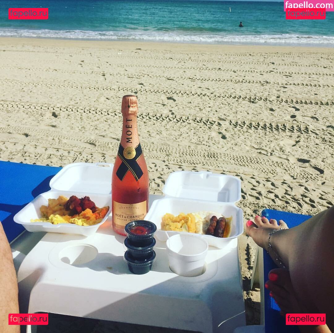 Ivoryyyyy / ivorysoles Onlyfans Photo Gallery 