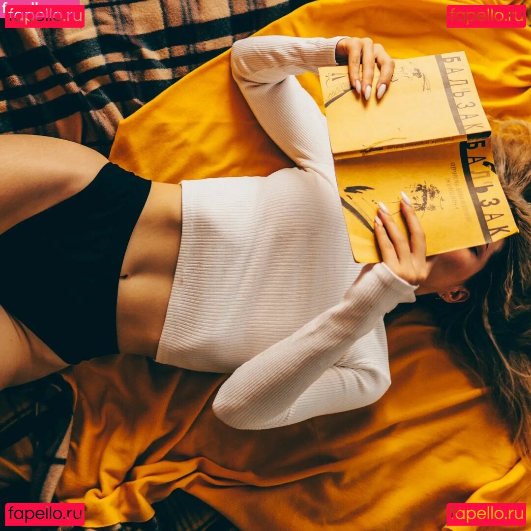 AlinaNaMeli / alinabaeee Onlyfans Photo Gallery 