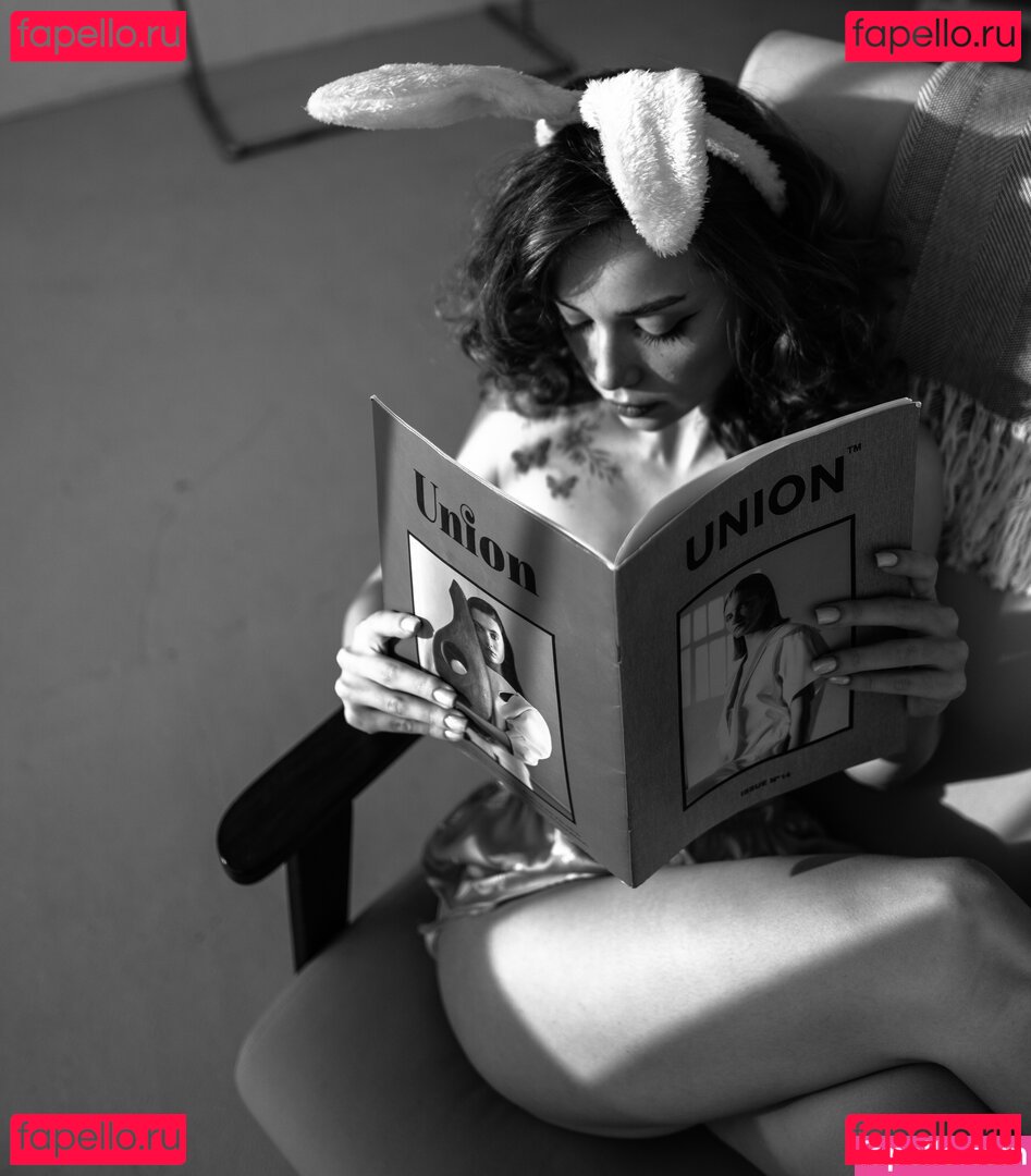 AlinaNaMeli / alinabaeee Onlyfans Photo Gallery 