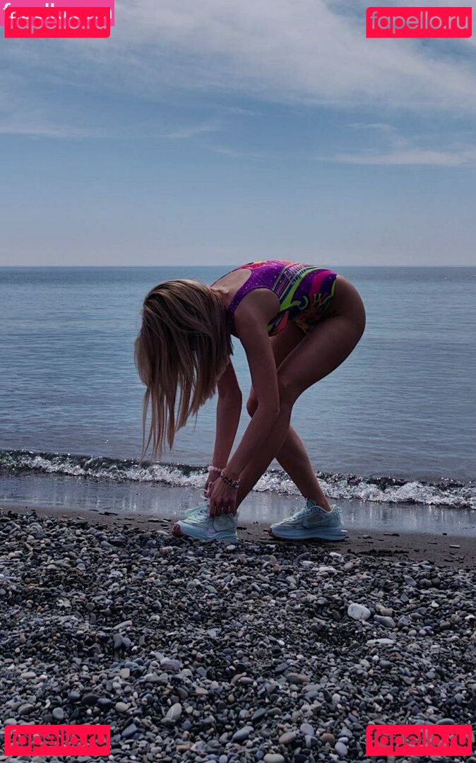 AlinaNaMeli / alinabaeee Onlyfans Photo Gallery 