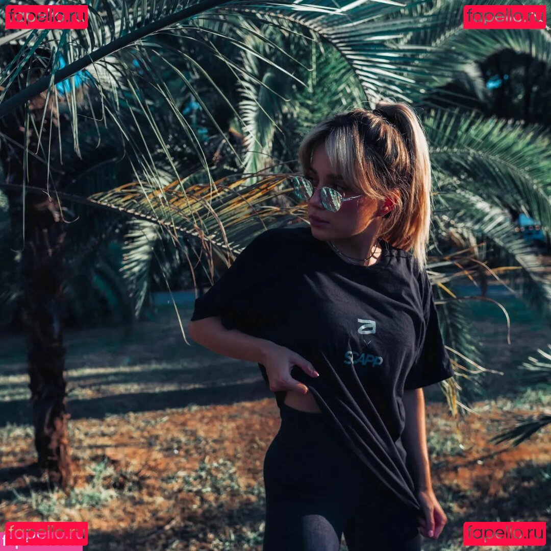 AlinaNaMeli / alinabaeee Onlyfans Photo Gallery 