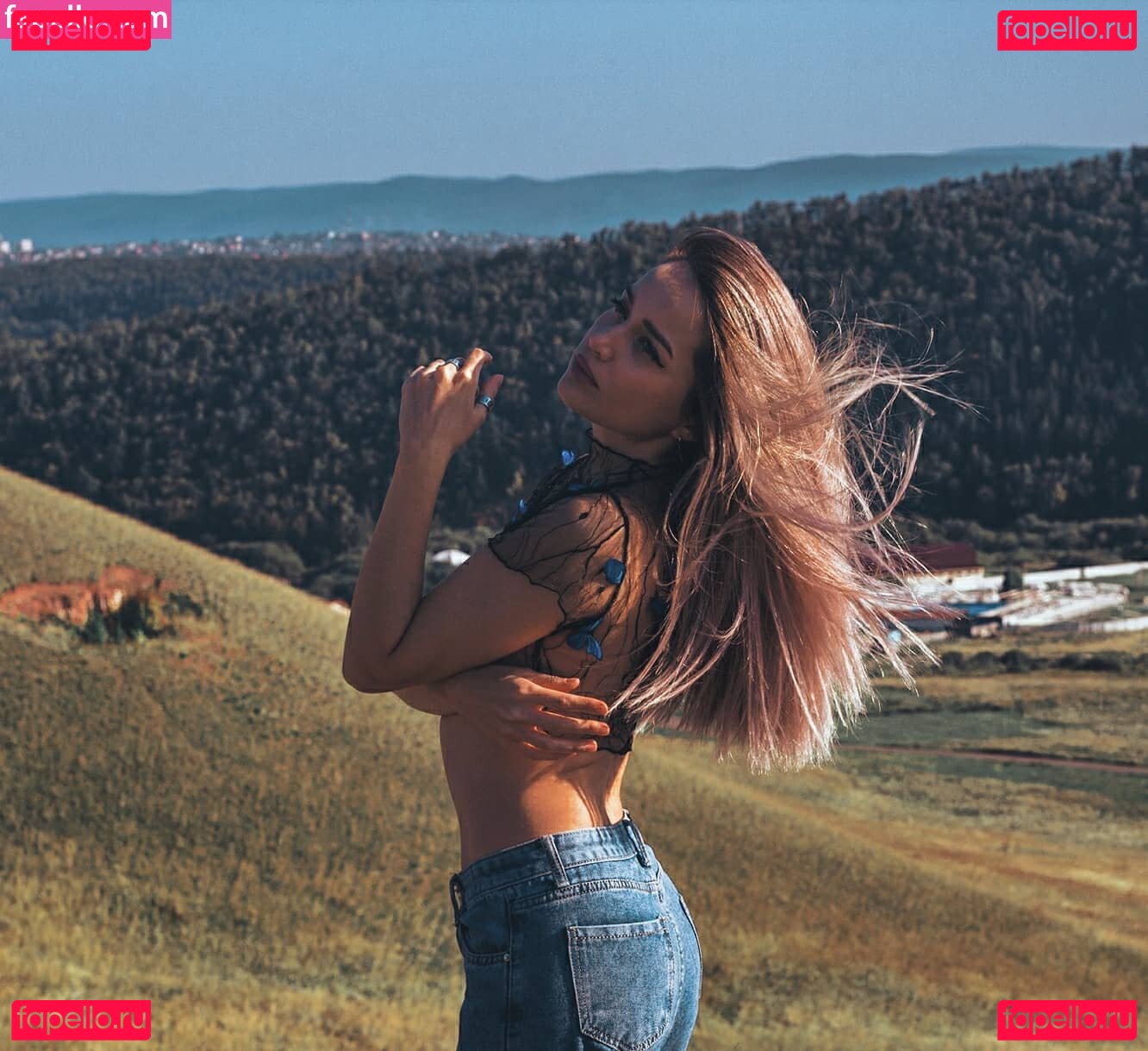 AlinaNaMeli / alinabaeee Onlyfans Photo Gallery 