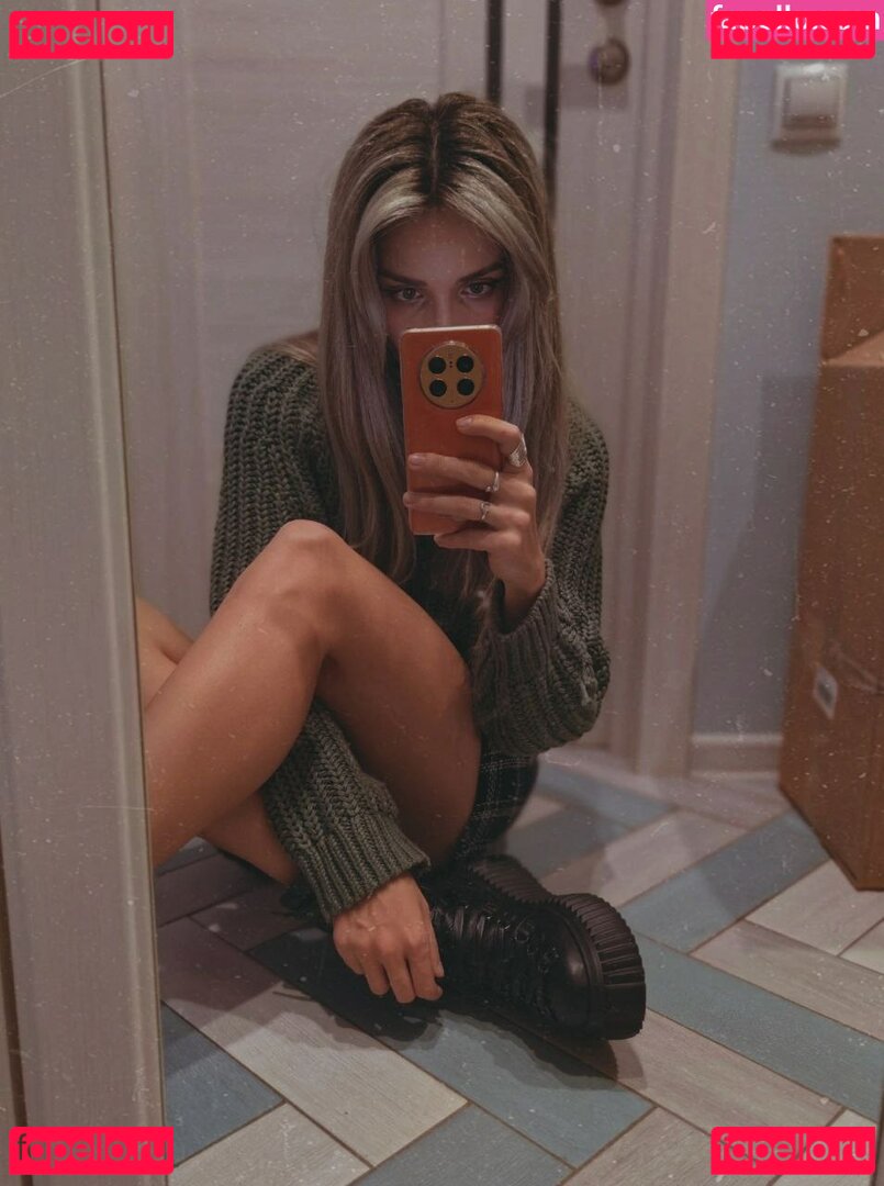 AlinaNaMeli / alinabaeee Onlyfans Photo Gallery 