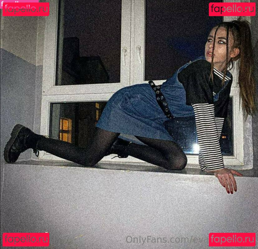 eva_innocent / innocent_eva Onlyfans Photo Gallery 