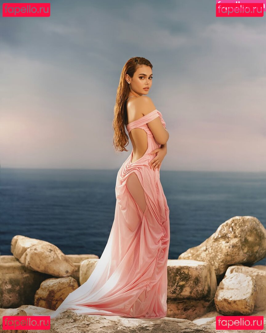 Ivana Alawi / https: / ivanaalawi Onlyfans Photo Gallery 